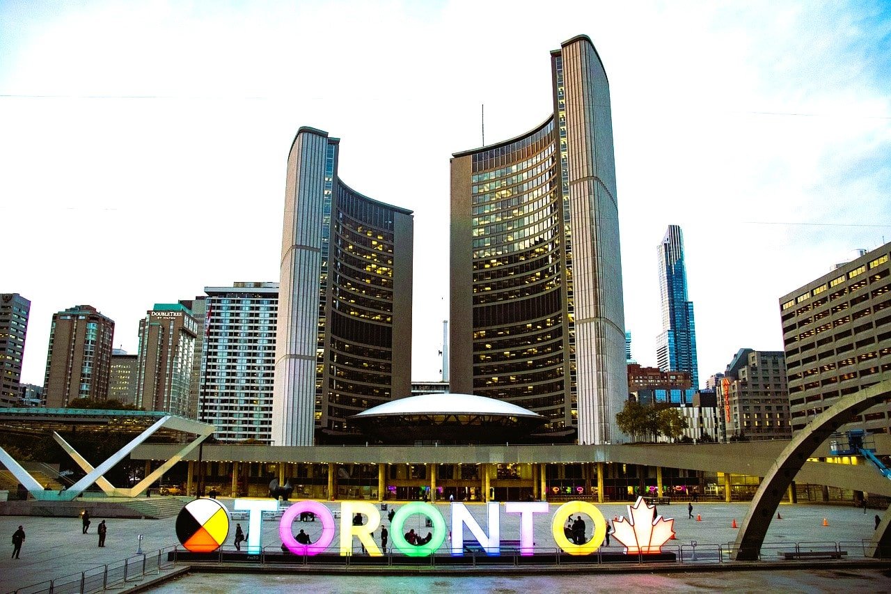 Toronto 1 Night Hotel - Epic Experiences